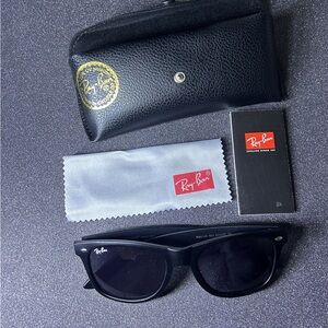 Ray-Ban Men New Black Sunglasses